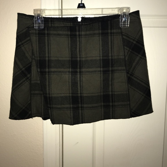 free people green and black plaid mini skirt - Picture 4 of 4